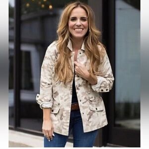 Rachel‎ Hollis Ltd. Womens Size 3X Snap Front Camo Jacket